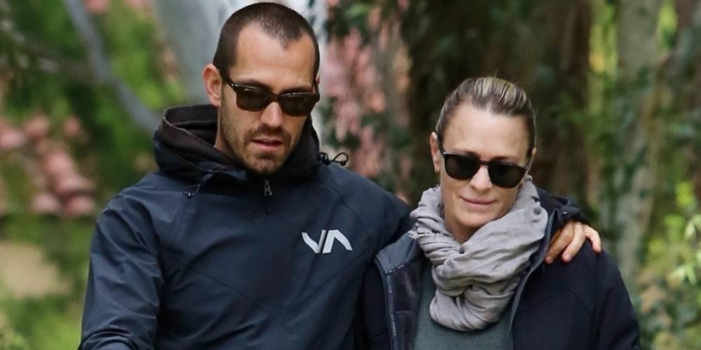 Robin Wright Joins Husband Clement Giraudet For A Walk With Their Dog - www.justjared.com - Los Angeles