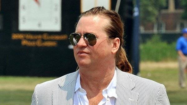 Actor Val Kilmer opens up on surviving throat cancer - www.breakingnews.ie