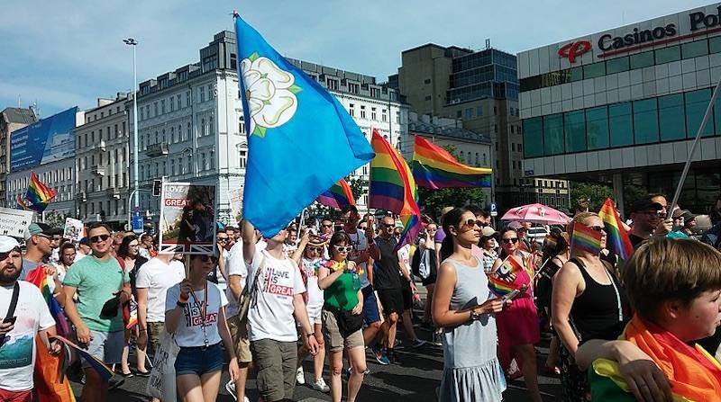 Poland debates law to ban sex education by labeling teachers as gay activists and pedophiles - www.metroweekly.com - Poland - city Warsaw