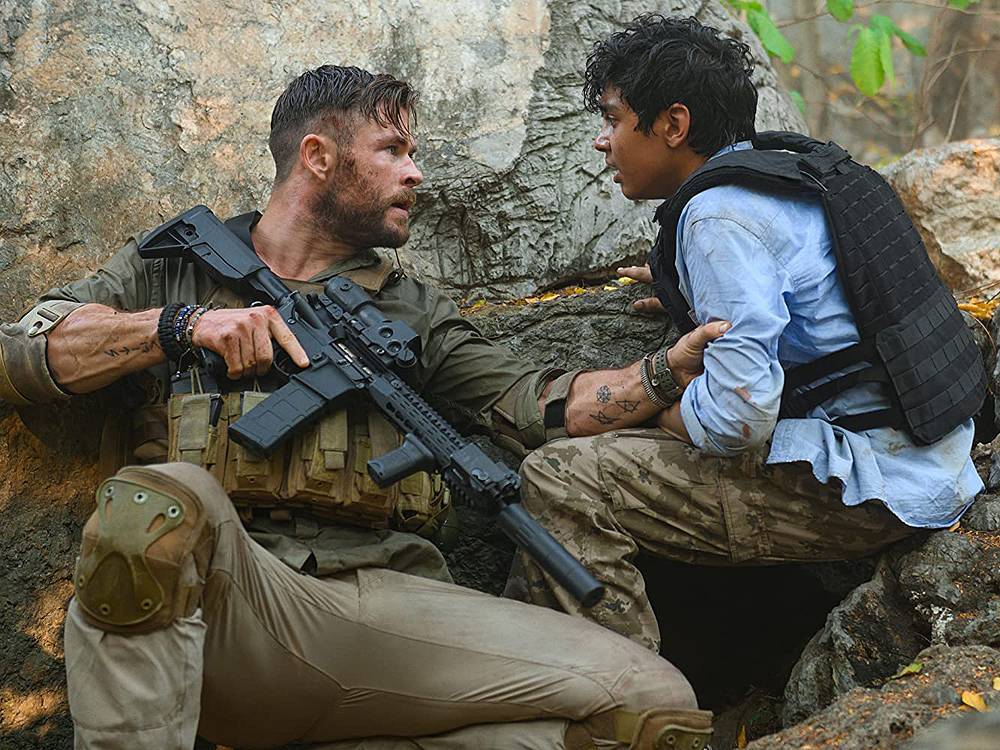'Extraction' review: Chris Hemsworth vehicle a kinetic action film - torontosun.com