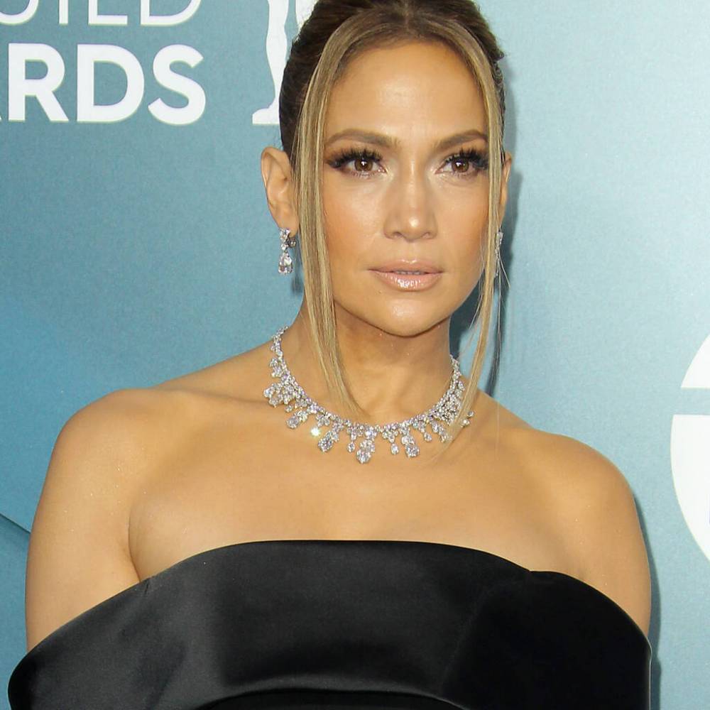 Jennifer Lopez - Barbra Streisand - Good Will - Ben Affleck - Barbra Streisand once complimented Jennifer Lopez’s engagement ring from Ben Affleck - peoplemagazine.co.za