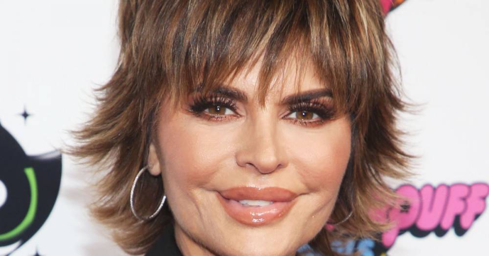 Brave! Lisa Rinna Does Her Own Highlights at Home Amid the COVID-19 Quarantine - www.usmagazine.com
