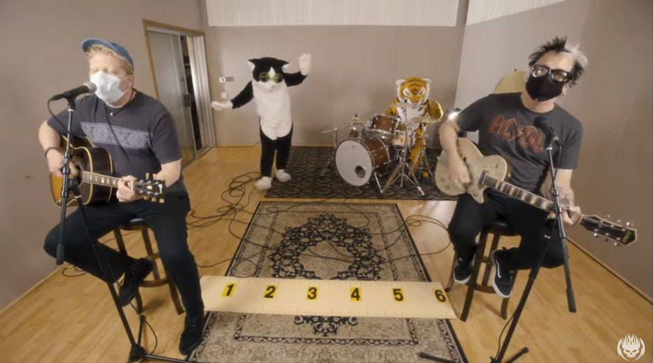 The Offspring Cover Joe Exotic’s ‘Here Kitty Kitty’ While Social Distancing With Cat Costumes - etcanada.com - county Johnson - county Clinton