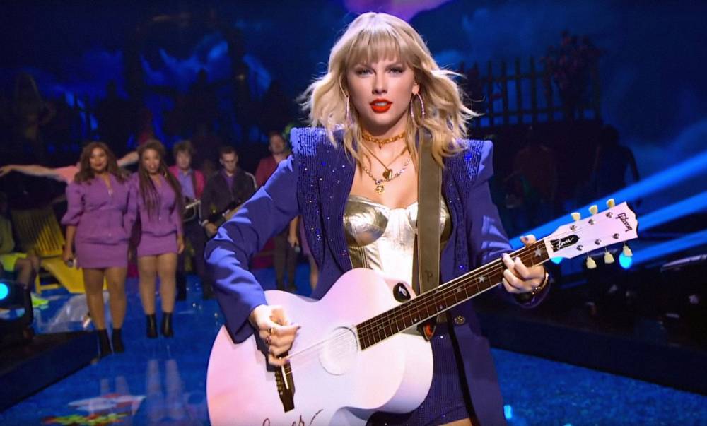 Taylor Swift Roasts Scooter Braun: ‘Paying $330 Million For My Music Wasn’t Exactly A Wise Choice’ - etcanada.com