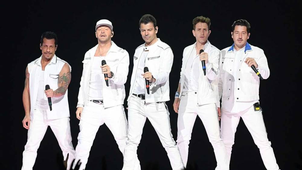 How New Kids on the Block Got Carrie Underwood and More Stars in Their 'House Party' Music Video (Exclusive) - www.etonline.com - Jordan