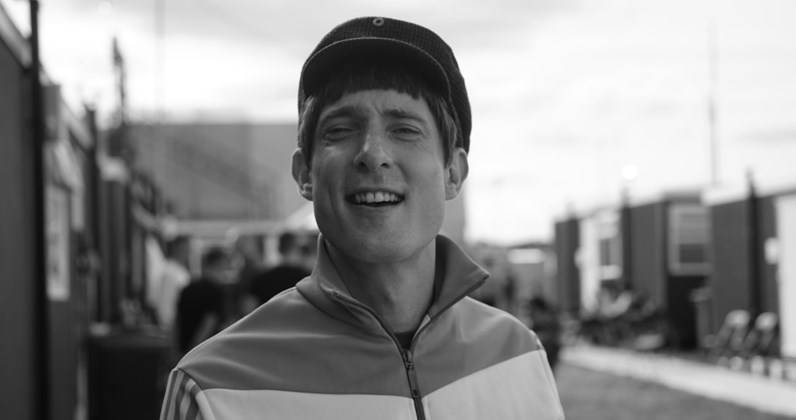 Gerry Cinnamon’s The Bonny debuts at Number 1 on the Official Albums Chart - www.officialcharts.com