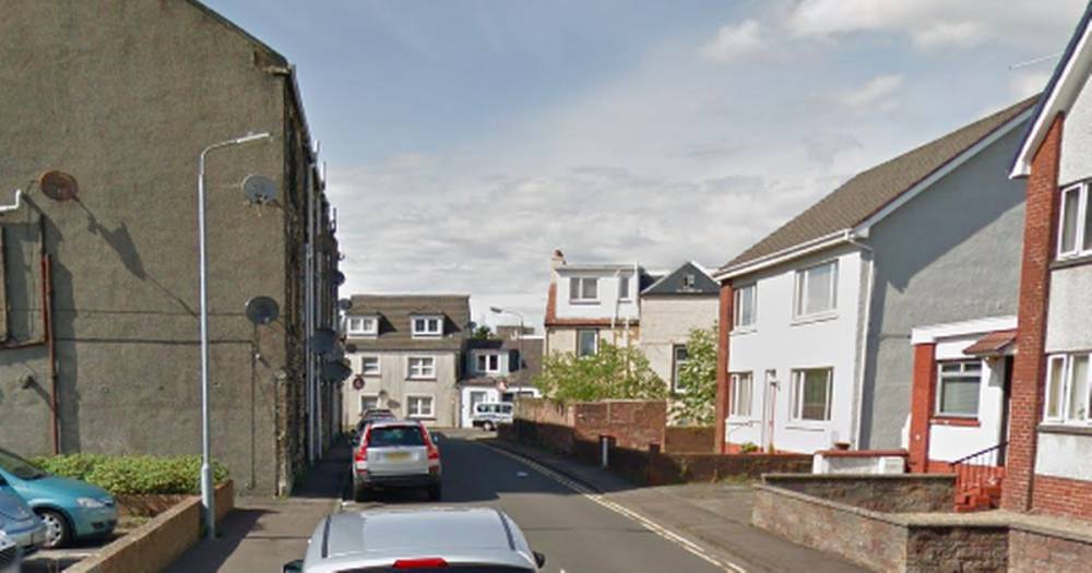 Masked thug set fire to flat in Largs using Jerry can in targeted attack - www.dailyrecord.co.uk