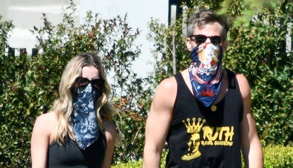 Chris Pine Wears a Ruth Bader Ginsburg Tank Top for His Walk Around Town - www.justjared.com