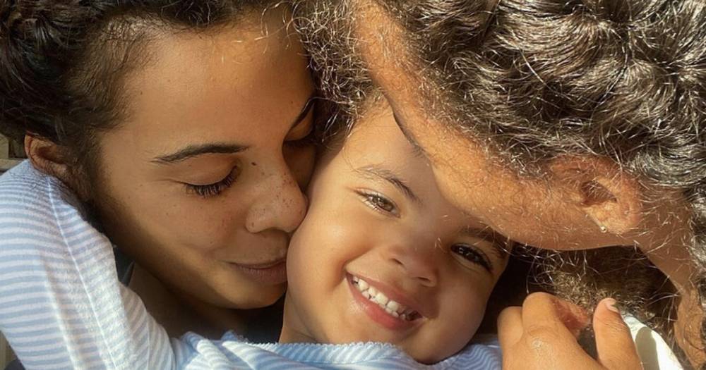 Pregnant Rochelle Humes speaks about 'hardest day' suffering with sickness and how her daughters soothed her - www.ok.co.uk