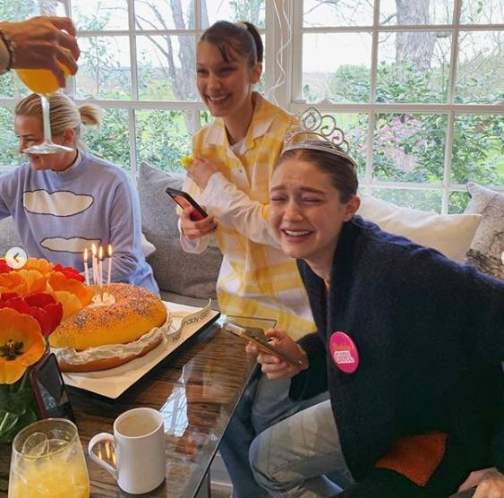 Gigi Hadid Cries Happy Tears Over ‘Cake Boss’ Birthday Cake - etcanada.com