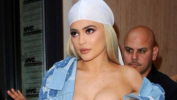 Kylie Jenner Bares Her Abs In A Crop Top Designer Jeans During Beverly Hills Outing - hollywoodlife.com - Beverly Hills