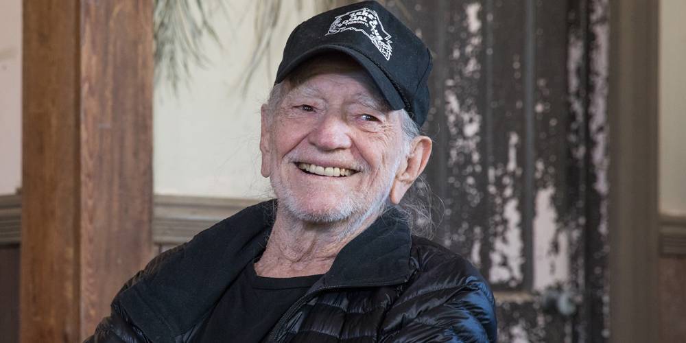 Willie Nelson Signs Handmade Masks To Be Auctioned Off & The Profits Will Go To Make Even More - www.justjared.com - Houston