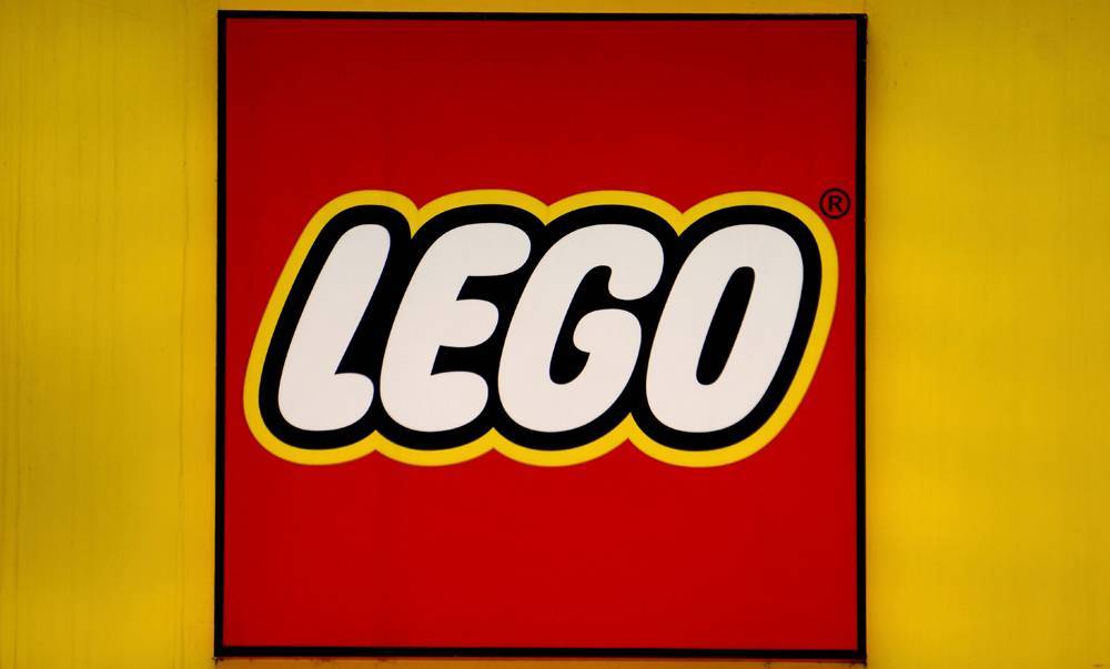 Lego Teams With Universal Music Group For Exclusive Global Partnership - deadline.com