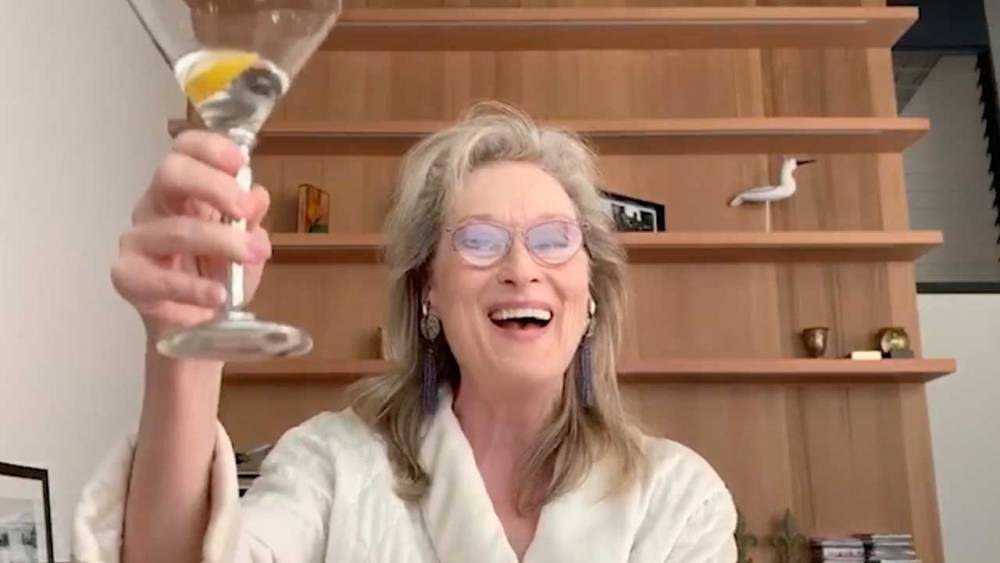 Meryl Streep Is a Total Mood While Singing and Drinking in Her Bathrobe on Zoom - www.etonline.com