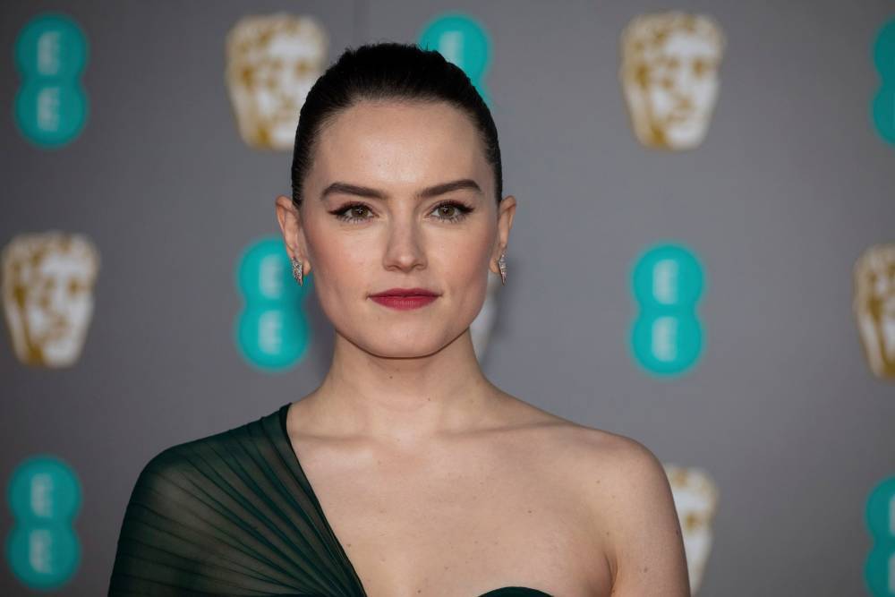 Daisy Ridley In Talks To Star In Thriller ‘The Ice Beneath Her’ For STX, ‘American Sniper’ Producer Andrew Lazar & Directors Radio Silence - deadline.com - USA