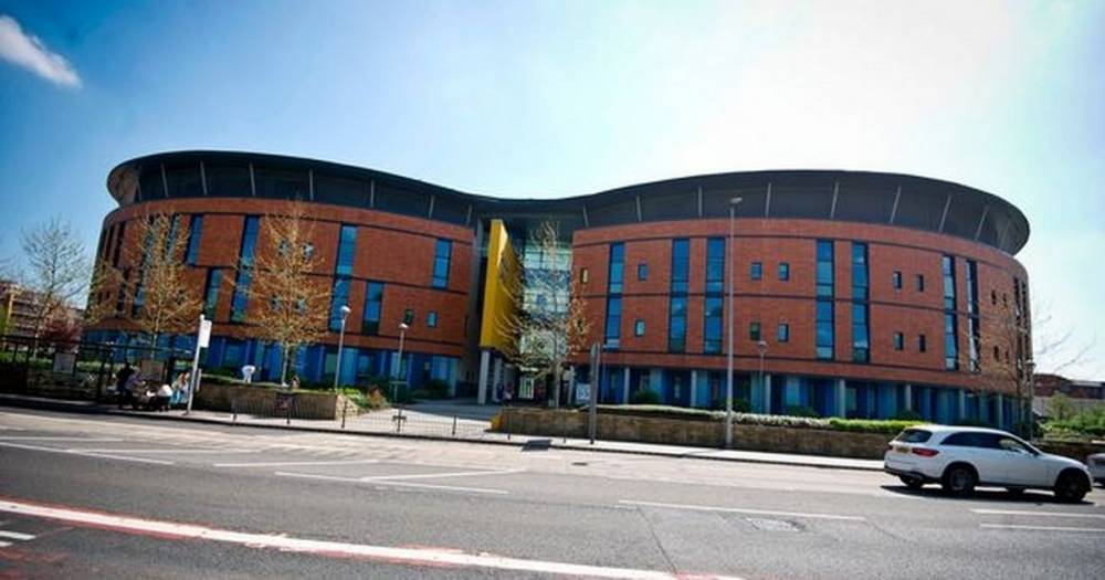 Salford Royal Hospital reports no new Covid-19 deaths for the first time in three weeks - www.manchestereveningnews.co.uk
