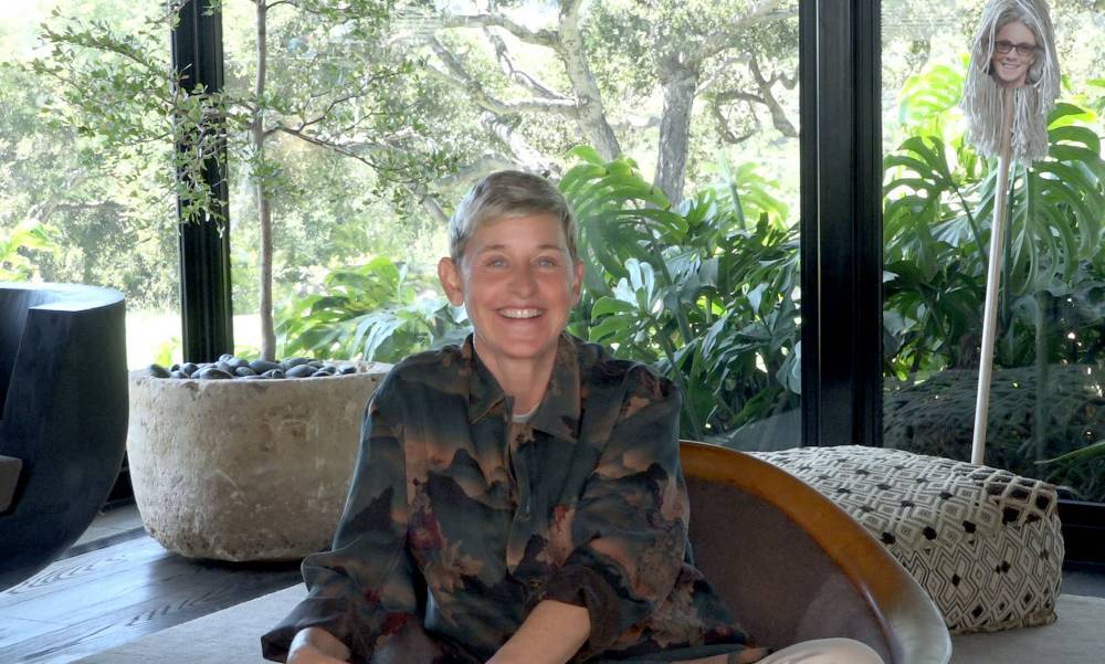 Ellen DeGeneres Surprises Fans With $250 In ‘Pay It Forward’ Campaign - etcanada.com