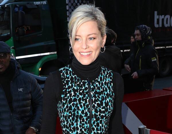 See Elizabeth Banks Take a “Homeschool Quiz” for First and Third Grade Students - www.eonline.com - county Banks