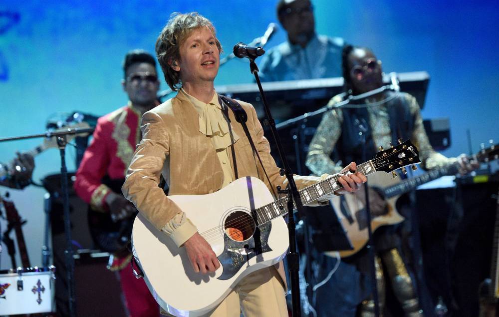 Watch Beck cover Chris Bell’s ‘I Am The Cosmos’ while in self-isolation - www.nme.com