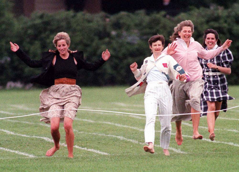 Princess Diana Races Other Moms At Prince Harry’s Sports Day In Viral Video - etcanada.com