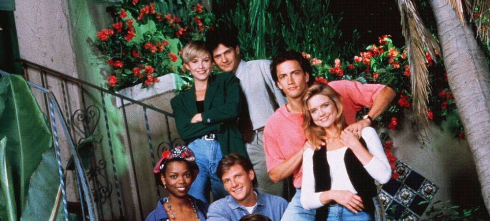 ‘Melrose Place’ Cast Remembers Early Bonding, How The Show “Just Took Off” When Heather Locklear Joined - deadline.com
