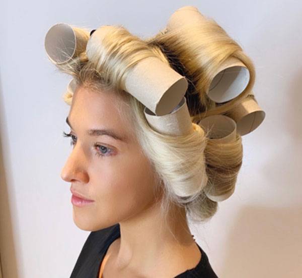 Salon Pioneers Using Loo Rolls As Curlers - www.peoplemagazine.co.za - Britain