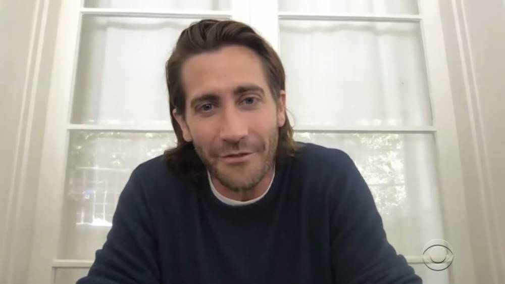 Jake Gyllenhaal Reveals The Hilarious Email He Got From Hugh Jackman After He Ignored His Handstand Challenge Nomination - etcanada.com