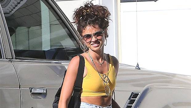 Sarah Hyland Rocks High-Waisted Daisy Dukes Crop Top On Quarantine Outing With Wells Adams — Pic - hollywoodlife.com - Los Angeles - county Wells