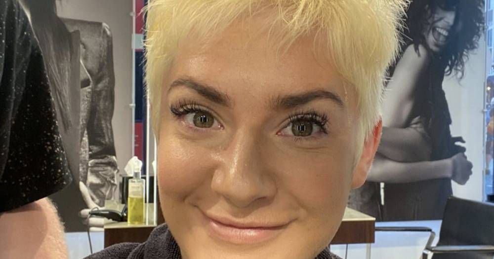 Emmerdale’s Isabel Hodgins has stark warning about using hair dye after she was left looking like ‘Big Bird’ - www.ok.co.uk