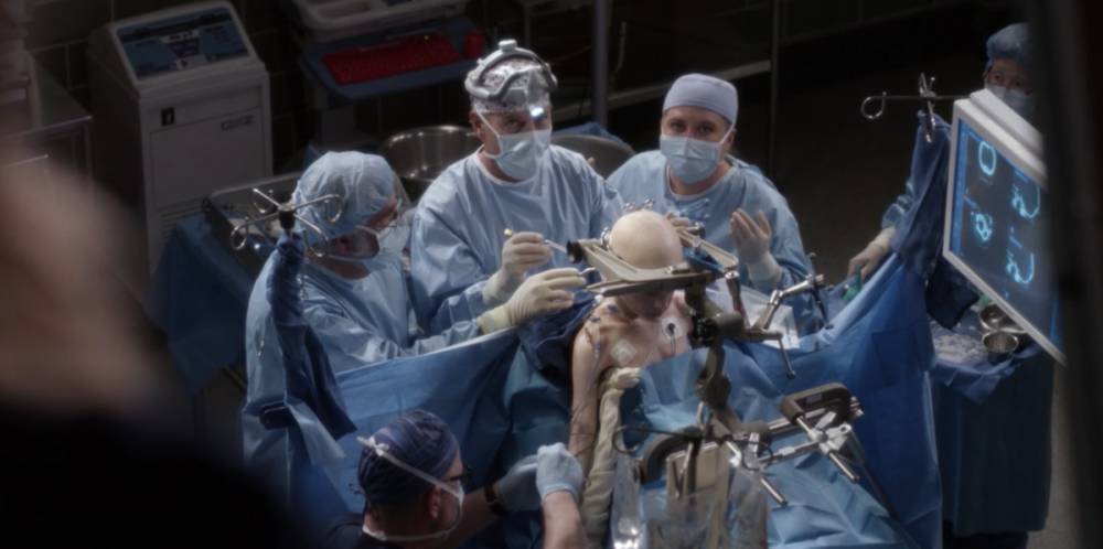 'Grey's Anatomy' Fans Are Convinced They Saw a Training Dummy in an Operation Scene Last Night - www.cosmopolitan.com