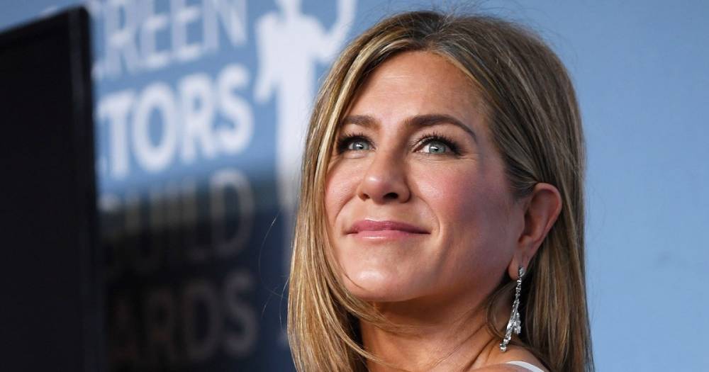 It’s Time to Start Anti-Aging the Jennifer Aniston Way With This Revolutionary Device - www.usmagazine.com