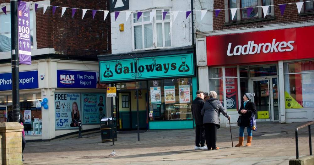 Wigan bakery Galloways hopes to open 'at least half' of its shops next month - www.manchestereveningnews.co.uk