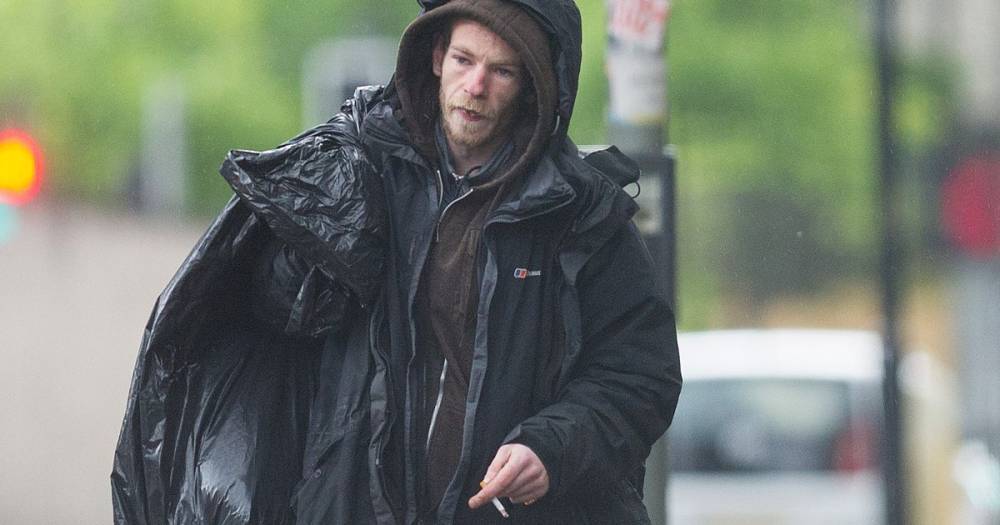 Man sleeping rough at petrol station launched foul-mouthed tirade at police trying to help him 'because he wanted to get locked up' - www.manchestereveningnews.co.uk