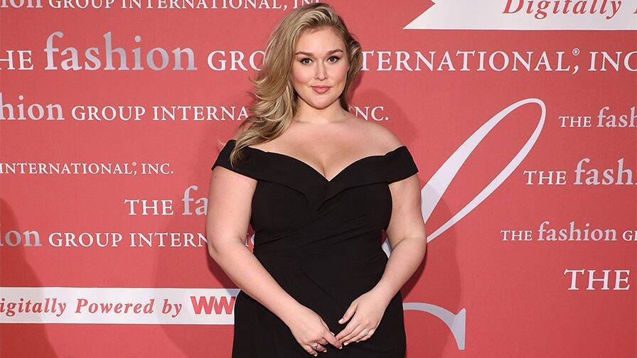 SI Swimsuit model Hunter McGrady says she was once called too 'big' for the industry at 114 pounds - www.foxnews.com