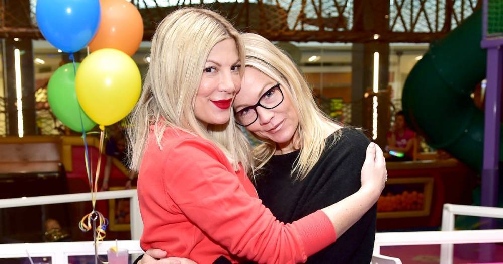 From ‘90s Babes to ‘BH90210’ Co-Creators: Tori Spelling and Jennie Garth’s Friendship Through the Years - www.usmagazine.com
