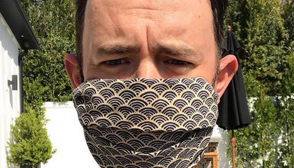 Colin Hanks Shows How to Turn a Bandana Into a Face Mask - www.justjared.com