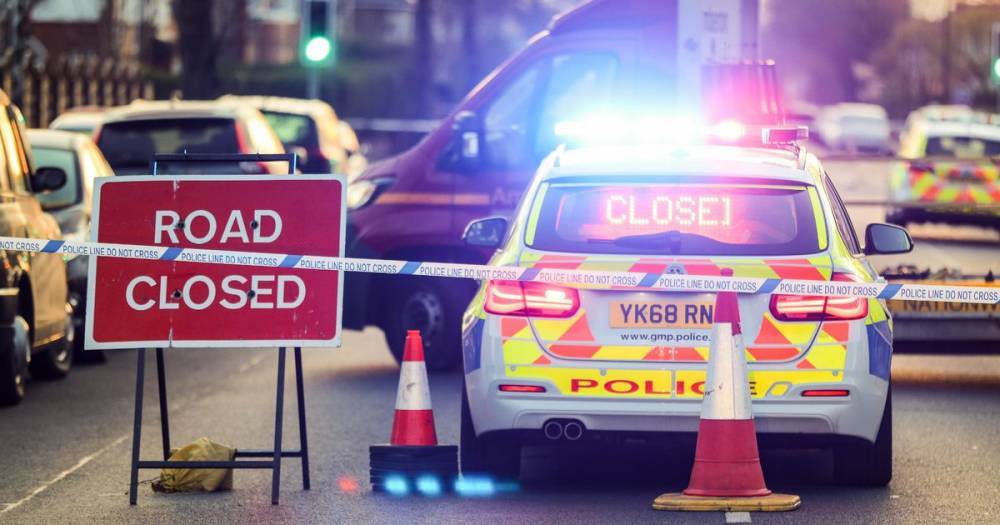 Man dies after horror crash in Trafford - another man has been detained and taken to hospital - www.manchestereveningnews.co.uk