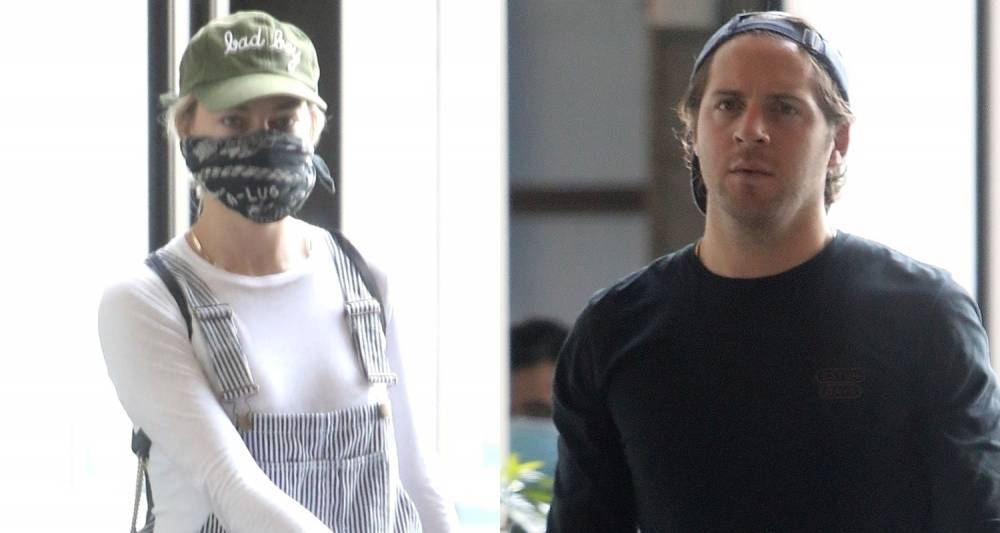 Margot Robbie Covers Up in Bandana Mask While Shopping with Husband Tom Ackerley - www.justjared.com - Los Angeles