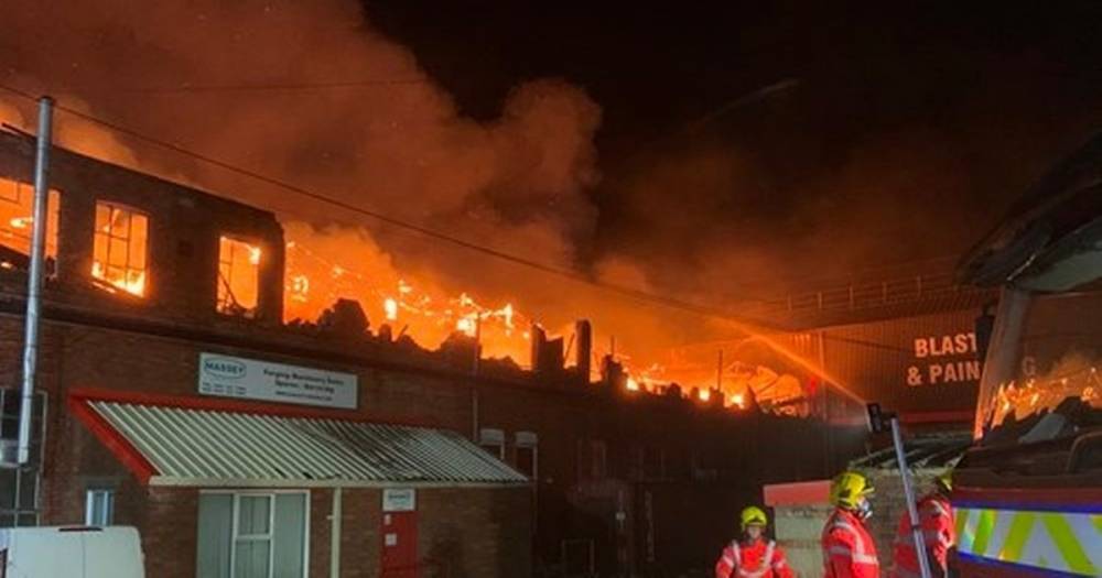 Pictures show extent of huge blaze in Tameside - fire crews are still battling the flames - www.manchestereveningnews.co.uk - Manchester - county Hyde
