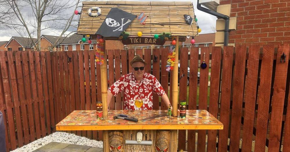Scots dad builds Tiki bar in garden so family can enjoy lockdown heatwave - www.dailyrecord.co.uk - Scotland