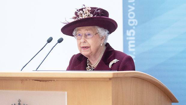 Queen Elizabeth Urges British People To Stay ‘United’ Amidst Pandemic: ‘We Will Succeed’ - hollywoodlife.com - Britain - city Windsor