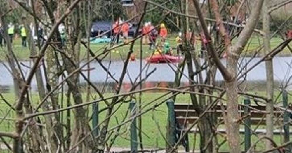 Police find body after reports of man in pond in Radcliffe - www.manchestereveningnews.co.uk