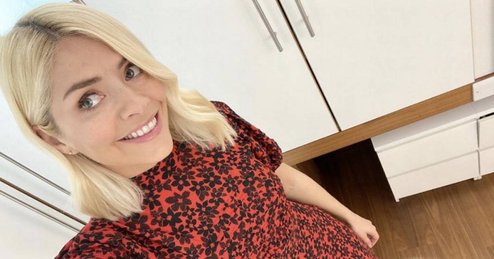 Holly Willoughby admits she ‘hasn’t stopped’ drinking during coronavirus lockdown - www.ok.co.uk