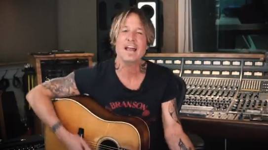 Keith Urban Performs ‘Wasted Time’ On ‘ACM Presents: Our Country’ Special - etcanada.com