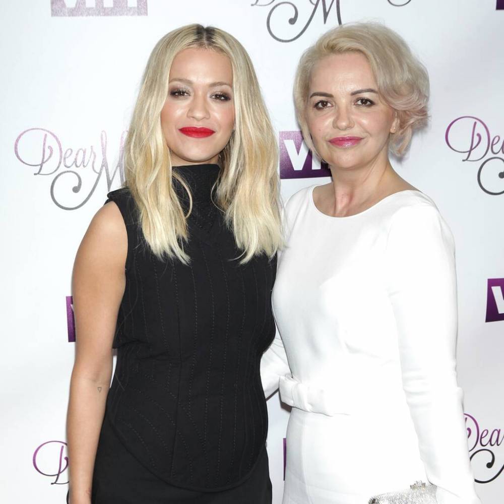 Rita Ora signs up as NHS volunteer to help out amid coronavirus pandemic - www.peoplemagazine.co.za - Britain - county Love