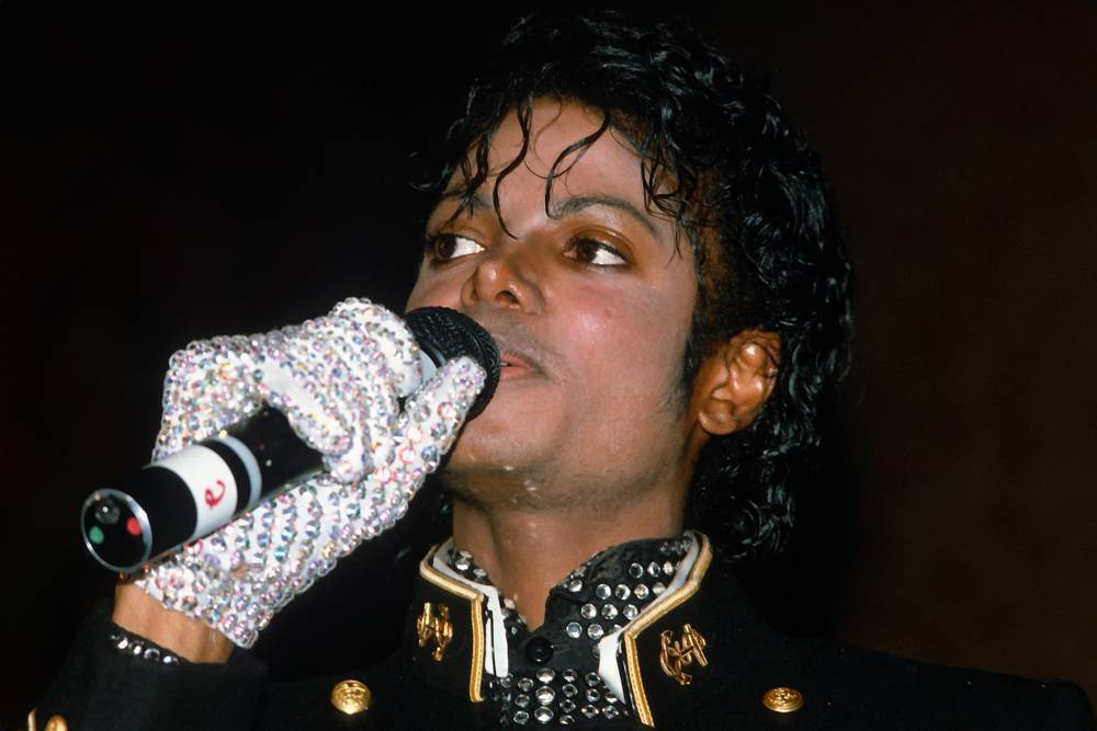 Michael Jackson’s iconic glove sells for more than $104K at auction - nypost.com