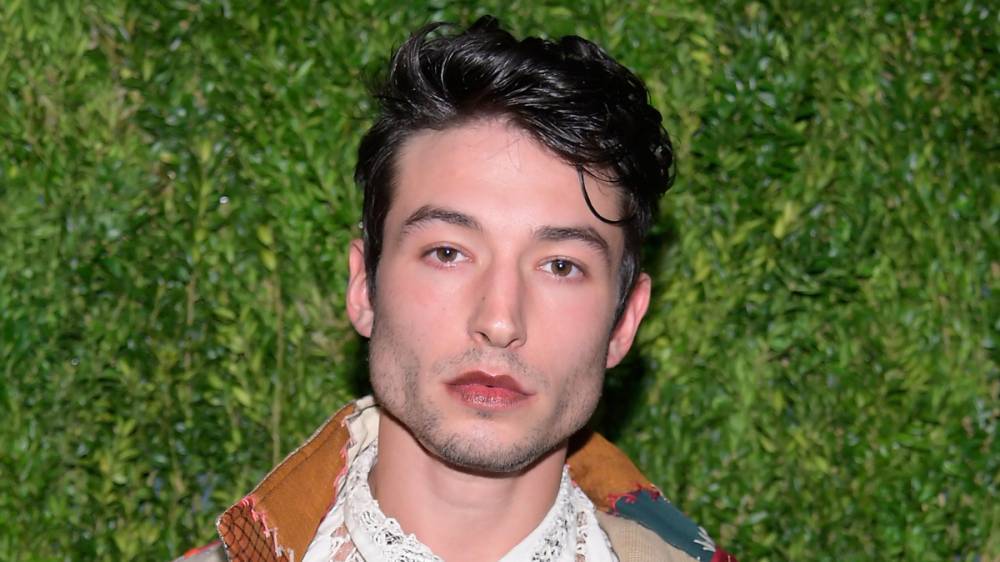 Ezra Miller Appears to Choke Female Fan & Throw Her to Ground in Viral Video - www.justjared.com