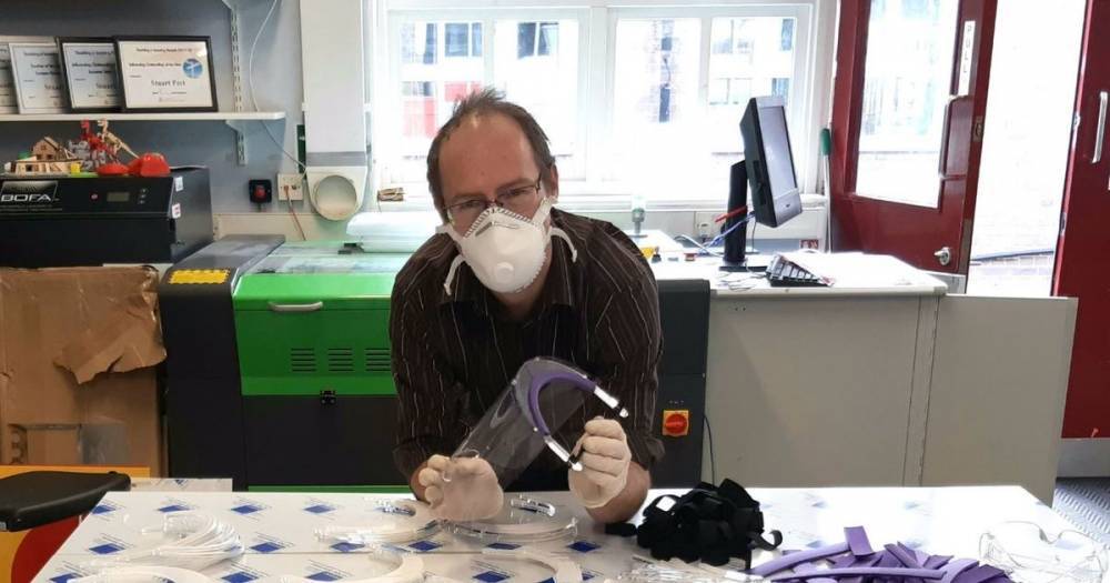 A teacher is making protective gear for NHS staff in a school's technology department - www.manchestereveningnews.co.uk - Spain
