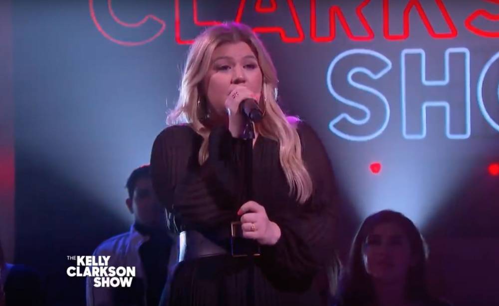 Kelly Clarkson Covers Toni Braxton’s ‘How Could An Angel Break My Heart’ In Pre-Taped ‘Kellyoke’ - etcanada.com - USA