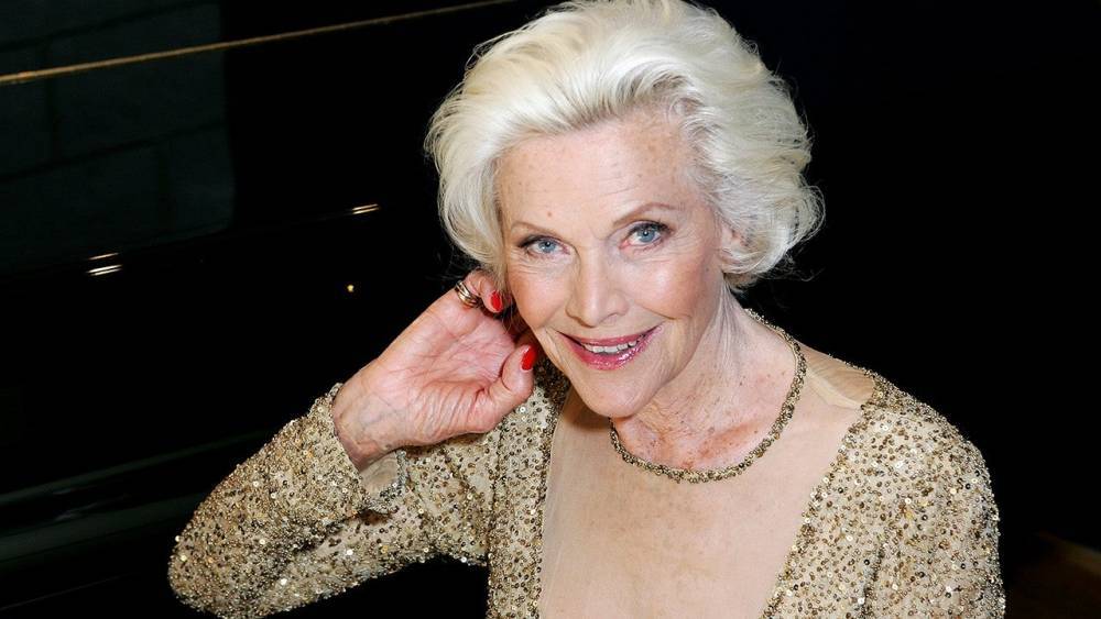 Honor Blackman, Actress and James Bond's Pussy Galore, Dead at 94 - www.etonline.com - county Sussex